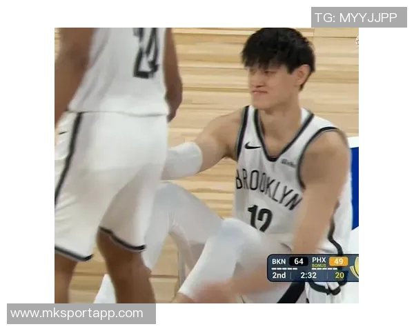 曾凡博向队友请求传球却遭无视队友选择独自进攻引发热议